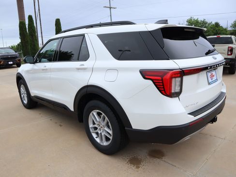 New 2026 Ford Explorer Active RWD image 25