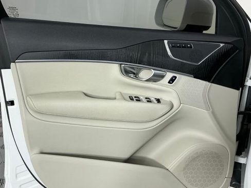 Used 2020 Volvo XC90 T5 Momentum FWD image 8