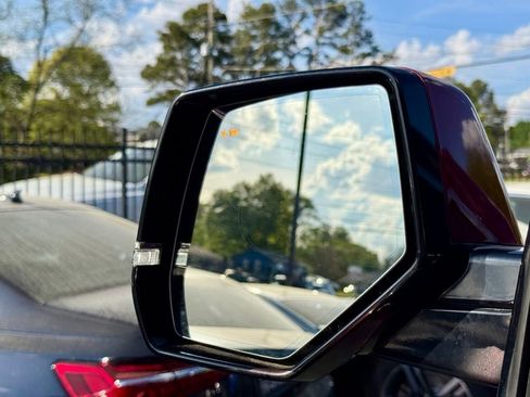 Used 2018 Cadillac Escalade ESV Platinum RWD image 43