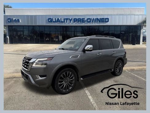 Used 2023 Nissan Armada Platinum w/ Captain's Chairs Package RWD image 1