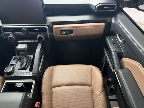 Used 2026 Toyota 4Runner Limited AWD/4WD image 28
