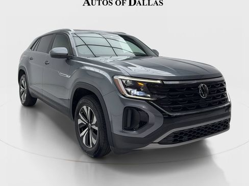 Used 2024 Volkswagen Atlas Cross Sport SE AWD/4WD image 2