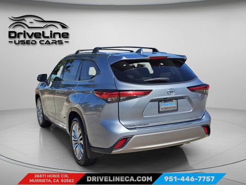 Used 2023 Toyota Highlander Platinum image 7