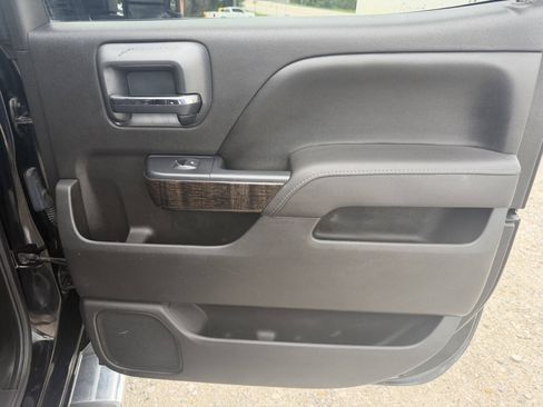 Used 2015 GMC Sierra 2500 Denali w/ Duramax Plus Package AWD/4WD image 18