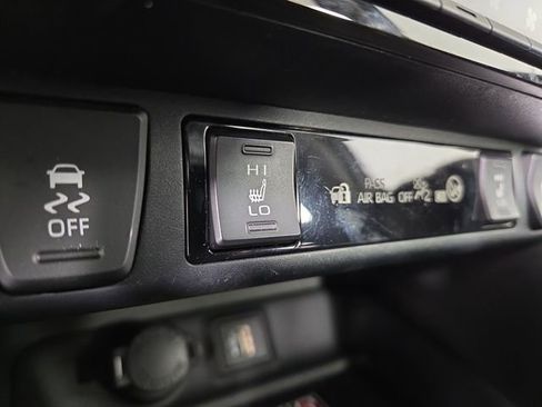 Used 2023 Toyota RAV4 XLE Premium image 26