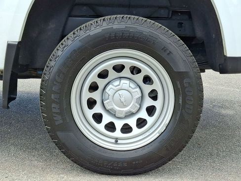 Used 2024 Chevrolet Colorado W/T RWD image 36