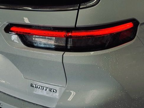 Used 2023 Jeep Grand Cherokee L Limited w/ Trailer Tow Group (B) image 7