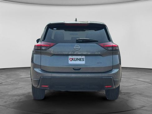 Used 2025 Nissan Rogue SV AWD/4WD image 7