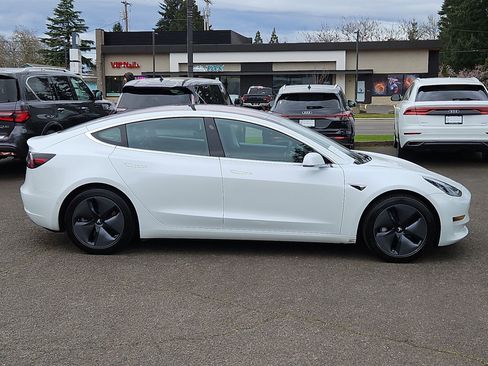 Used 2018 Tesla Model 3 Long Range image 4