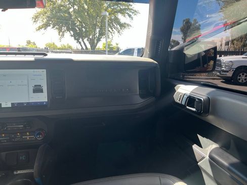 Used 2024 Ford Bronco Black Diamond w/ Sasquatch Package AWD/4WD image 6