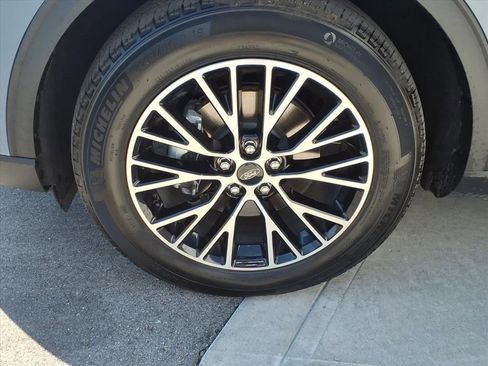 Used 2023 Ford Escape SE image 21