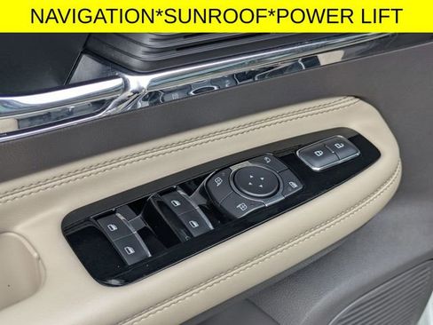 Used 2022 Lincoln Corsair Reserve w/ Elements Package image 11