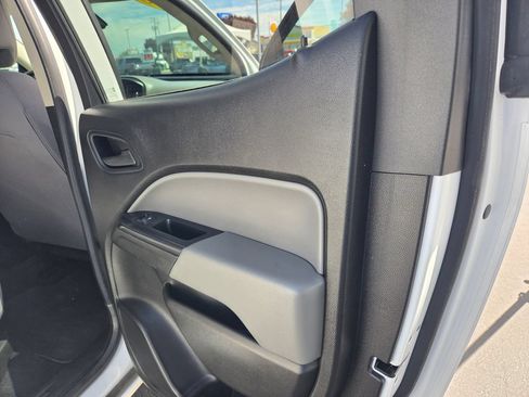 Used 2018 Chevrolet Colorado W/T w/ WT Convenience Package AWD/4WD image 16