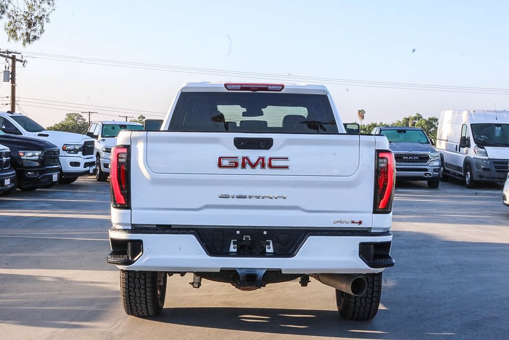 Used 2025 GMC Sierra 2500 AT4 AWD/4WD image 8
