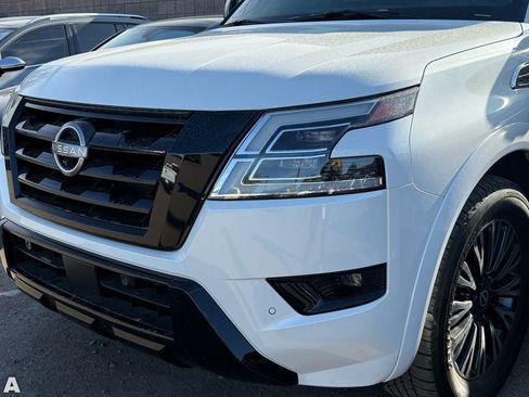 Used 2022 Nissan Armada SL w/ Midnight Edition Package image 8