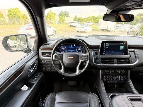 Used 2023 Chevrolet Suburban Premier RWD image 34