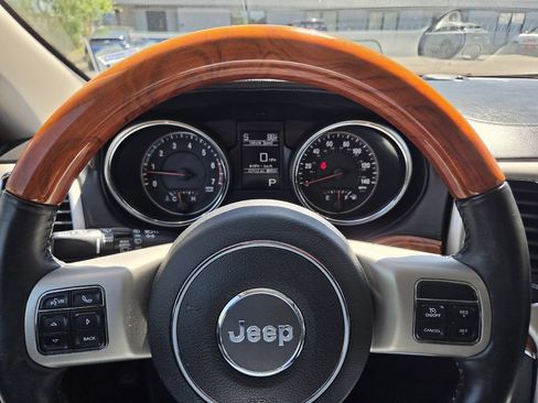 Used 2013 Jeep Grand Cherokee Overland AWD/4WD image 19