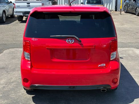 Used 2013 Scion xB FWD image 6