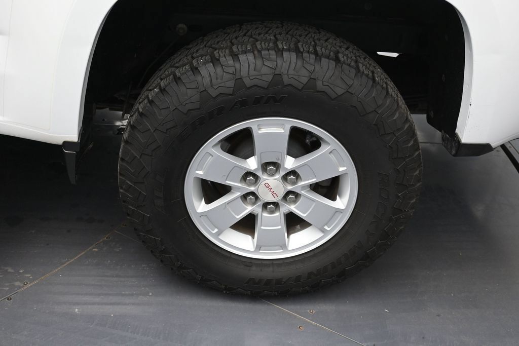 Used 2020 GMC Canyon 2WD Crew Cab w/ Convenience Package image 2