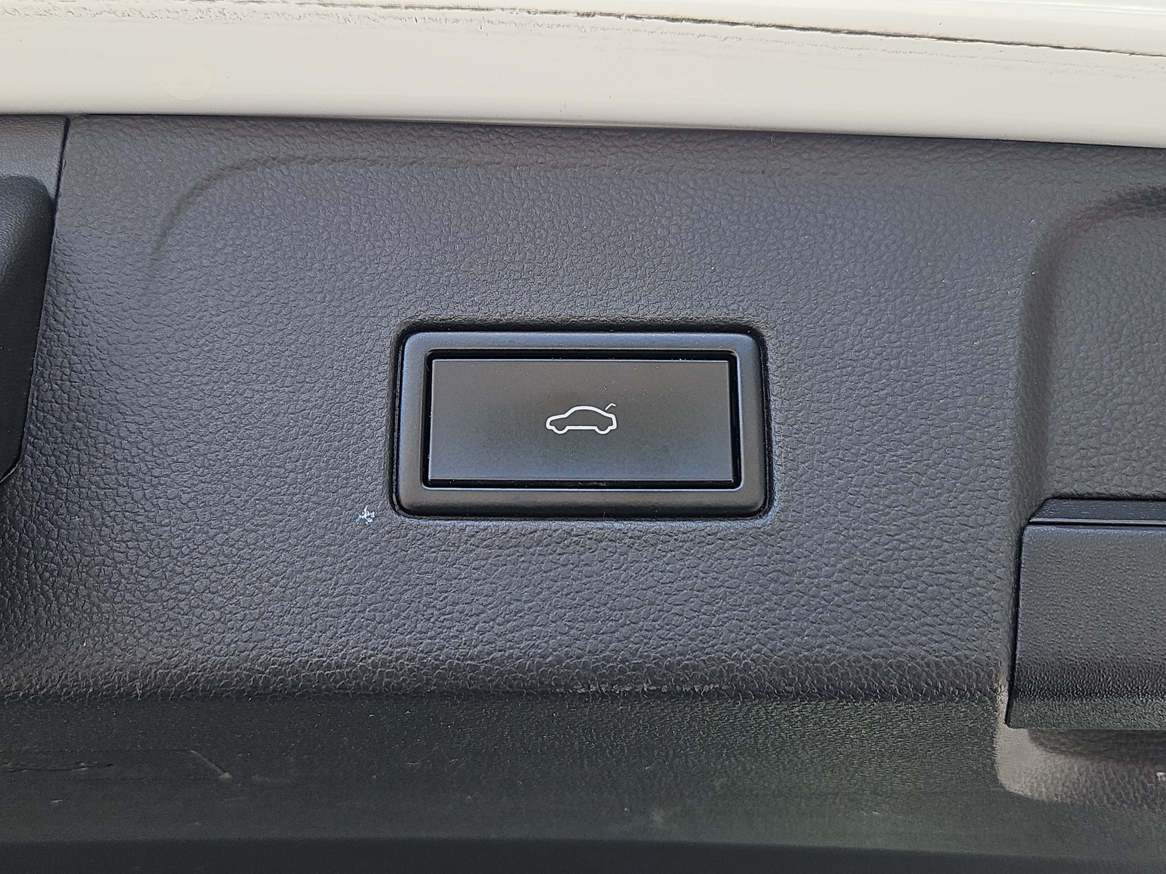 Used 2018 Volkswagen Atlas SEL Premium AWD/4WD image 17