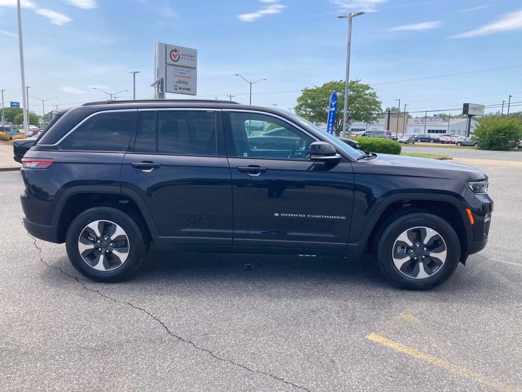 New 2024 Jeep Grand Cherokee Limited 4xe w/ Luxury Tech Group II AWD/4WD image 7