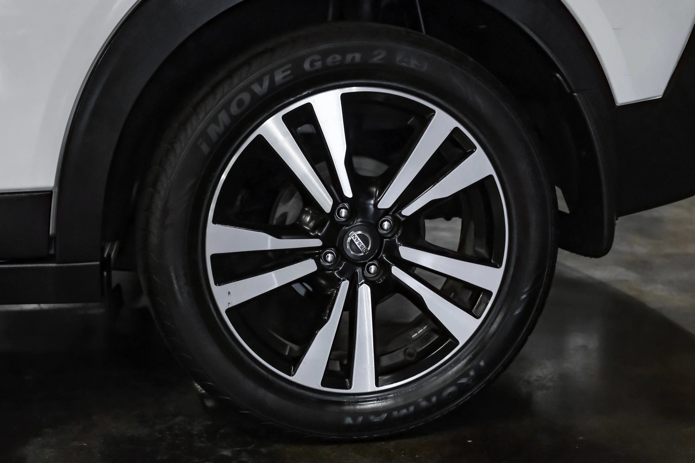 Used 2018 Nissan Kicks SV FWD image 46