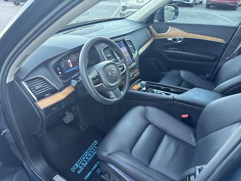 Used 2023 Volvo XC90 B6 Plus image 10