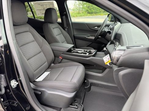 New 2026 Chevrolet Equinox LT w/ LPO, Floor Liner Package FWD image 29
