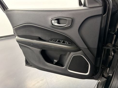 Used 2017 Jeep Compass Latitude w/ Safe & Security Group FWD image 20