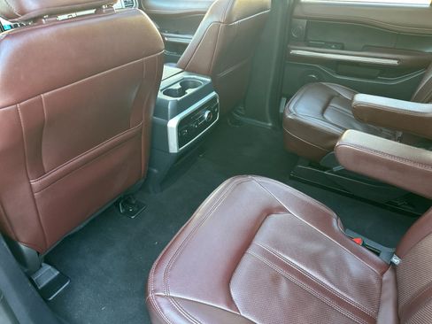 Used 2023 Ford Expedition Limited image 13