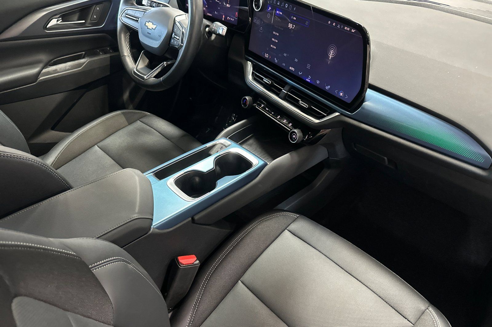 Used 2024 Chevrolet Equinox EV LT FWD image 19