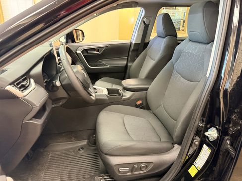 Used 2023 Toyota RAV4 XLE w/ Convenience Package AWD/4WD image 5