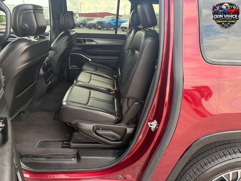 Used 2025 Jeep Wagoneer L 4WD image 25