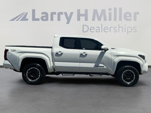 Certified 2024 Toyota Tacoma TRD Sport AWD/4WD image 6