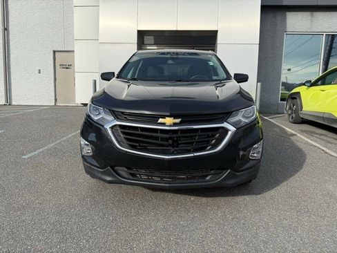 Used 2021 Chevrolet Equinox LT image 2