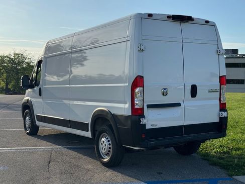 Used 2025 RAM ProMaster 2500 w/ Convenience Group FWD image 7
