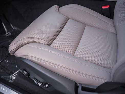 New 2026 Volvo XC90 B6 Ultra image 32