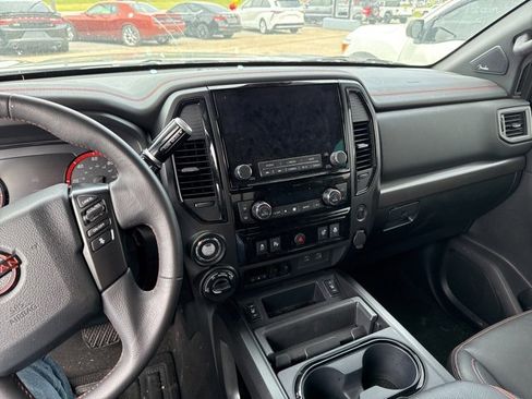 Used 2024 Nissan Titan PRO-4X w/ Pro-4x Convenience Package image 14