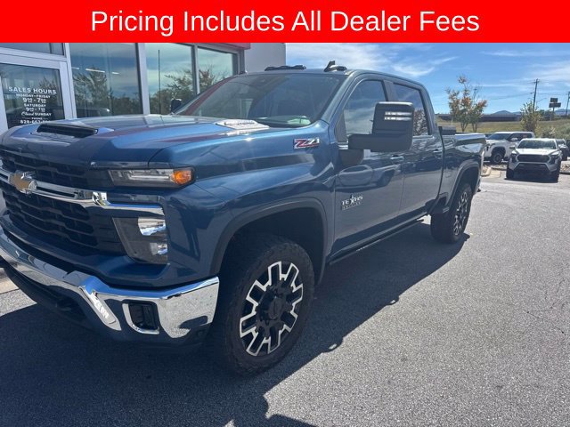 Used 2024 Chevrolet Silverado 2500 LT w/ Texas Edition AWD/4WD image 1
