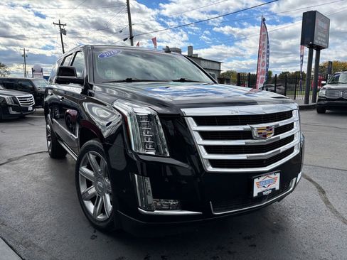 Used 2019 Cadillac Escalade Premium Luxury image 9