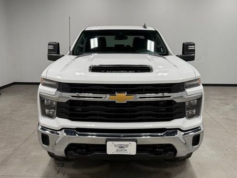 Used 2024 Chevrolet Silverado 2500 LT image 4