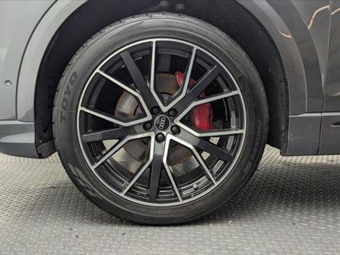 Used 2022 Audi Q8 Premium Plus w/ Premium Plus Package image 38