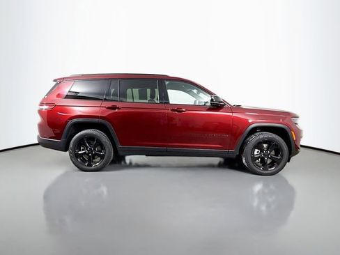 Used 2024 Jeep Grand Cherokee L Limited w/ Black Appearance Package image 8