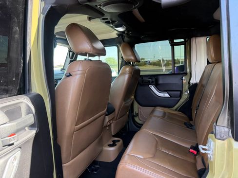 Used 2013 Jeep Wrangler Unlimited Rubicon w/ Dual Top Group AWD/4WD image 21