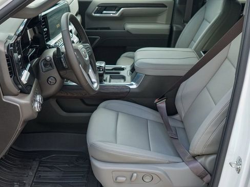 New 2026 GMC Sierra 1500 SLT image 10