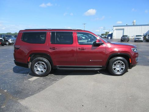 Used 2022 Jeep Wagoneer Series I AWD/4WD image 5