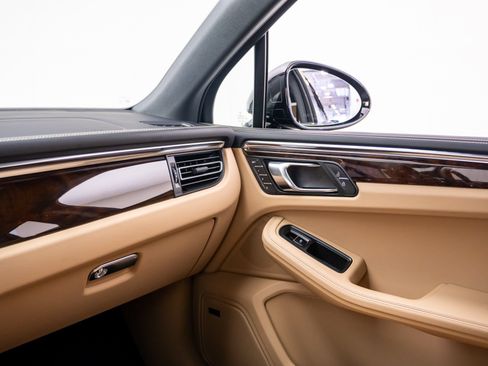 Certified 2026 Porsche Macan S AWD/4WD image 21