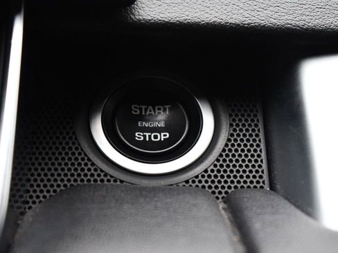 Used 2020 Land Rover Range Rover Sport SE image 34