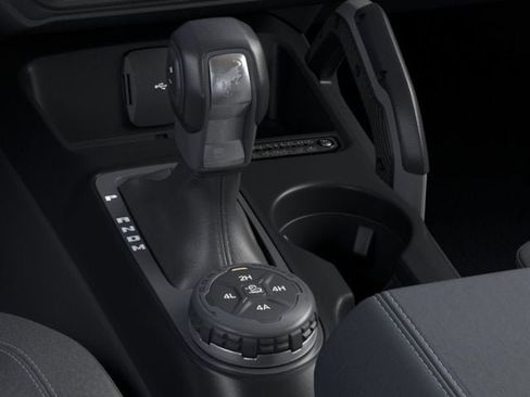 New 2025 Ford Bronco Outer Banks w/ Sasquatch Package AWD/4WD image 17