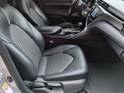 Used 2019 Toyota Camry SE FWD image 25